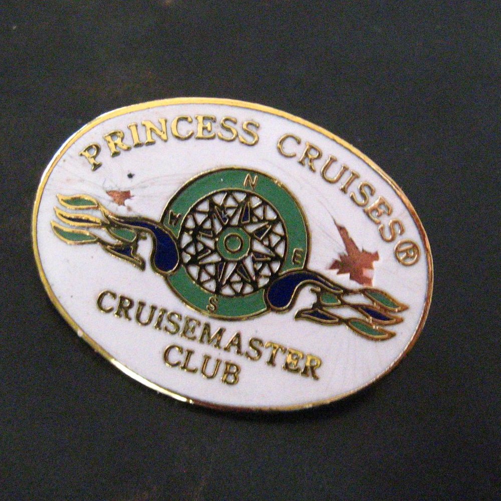 🌊 Princess Cruises Vintage Lapel Pin